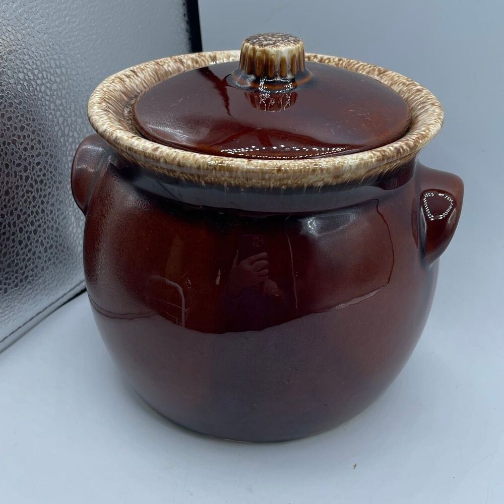 Hull pottery drip glaze bean soup stew casserole pot with lid.